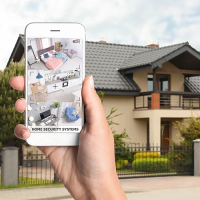 Bowling Green vivint phone display of cctv live feed in front of a house